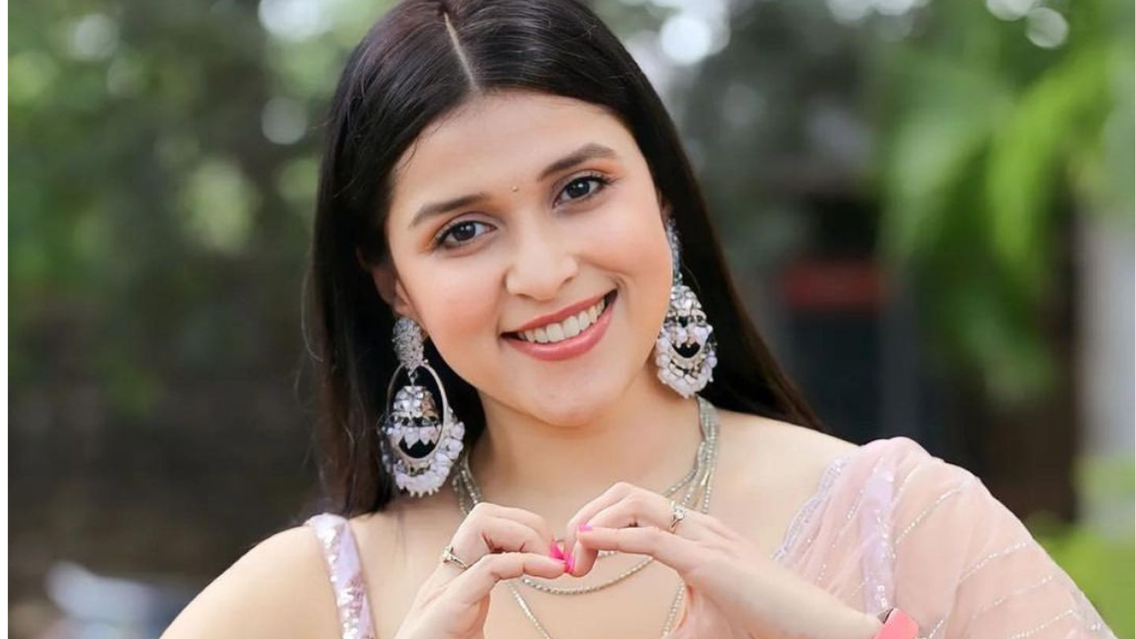 Mannara Chopra