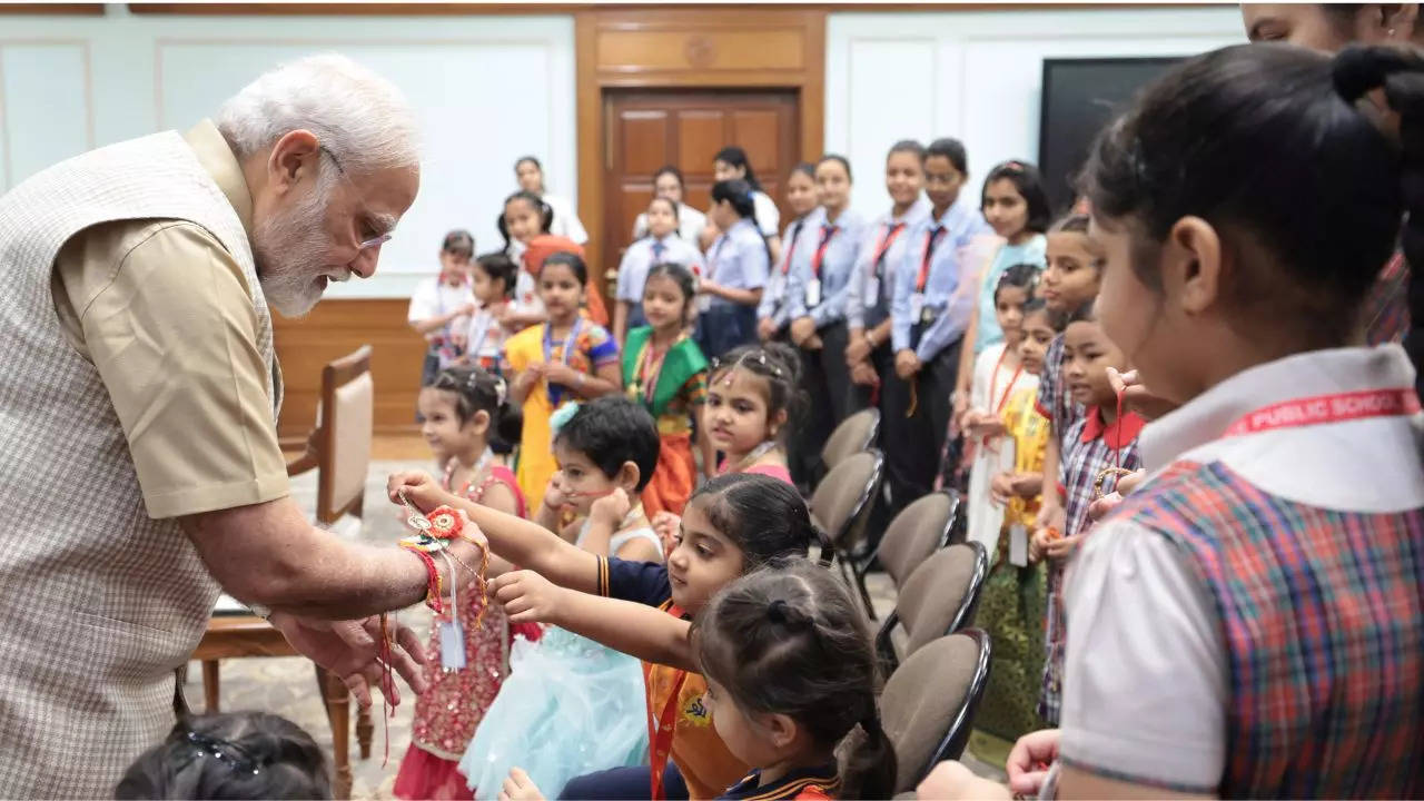 PM Modi Raksha Bandhan