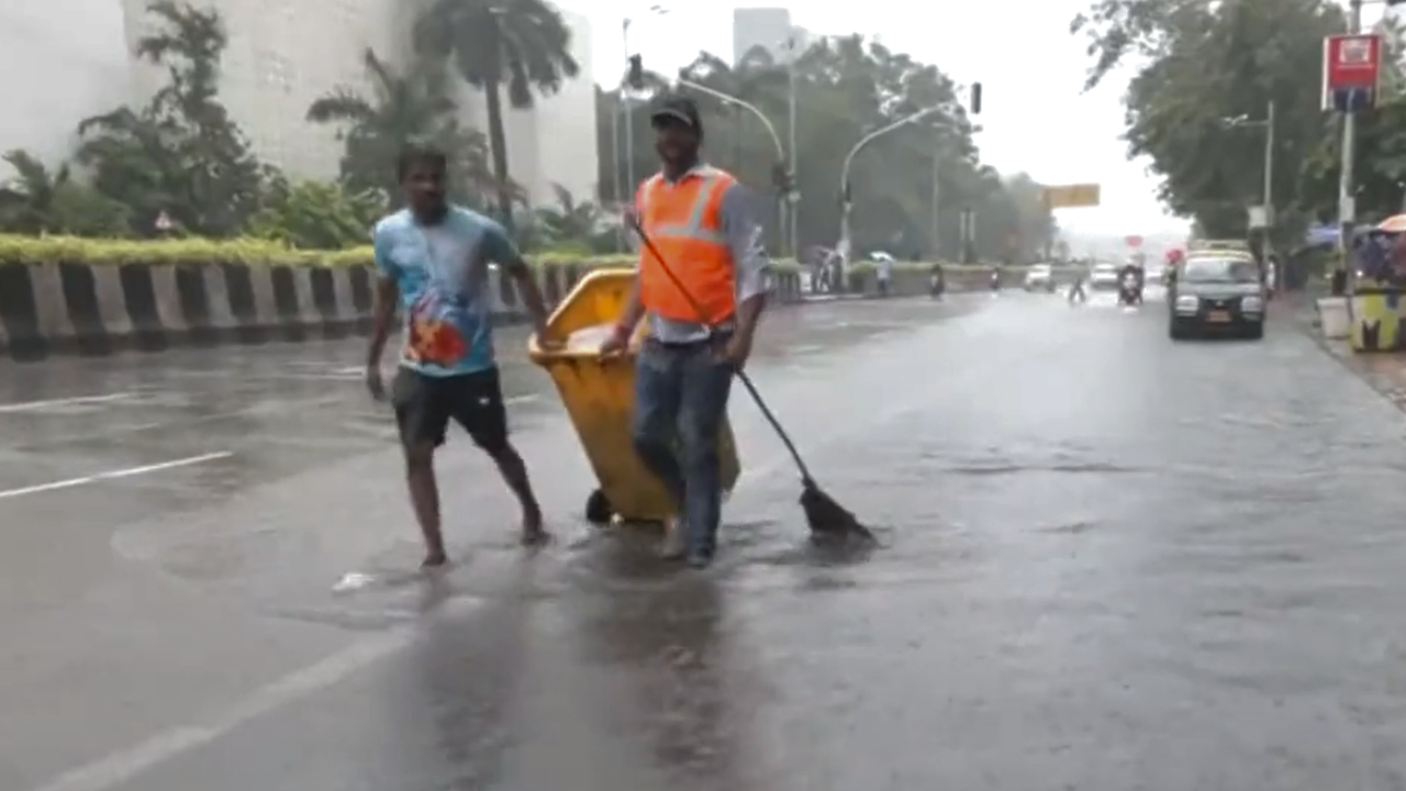 Light Rain lashes Annie Besant road