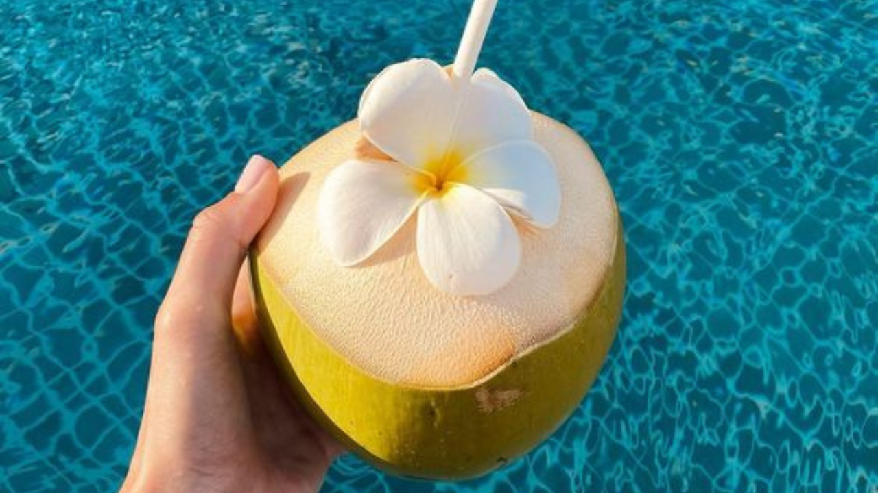 Coconut Water Health Benefits. (Photo Pinterest)