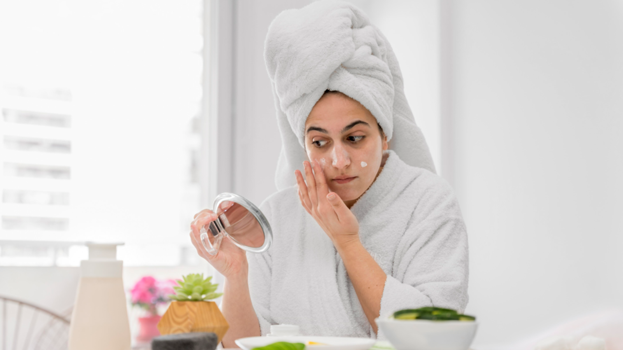 How are complex skincare routines ruining our skin? Pic Credit: Freepik