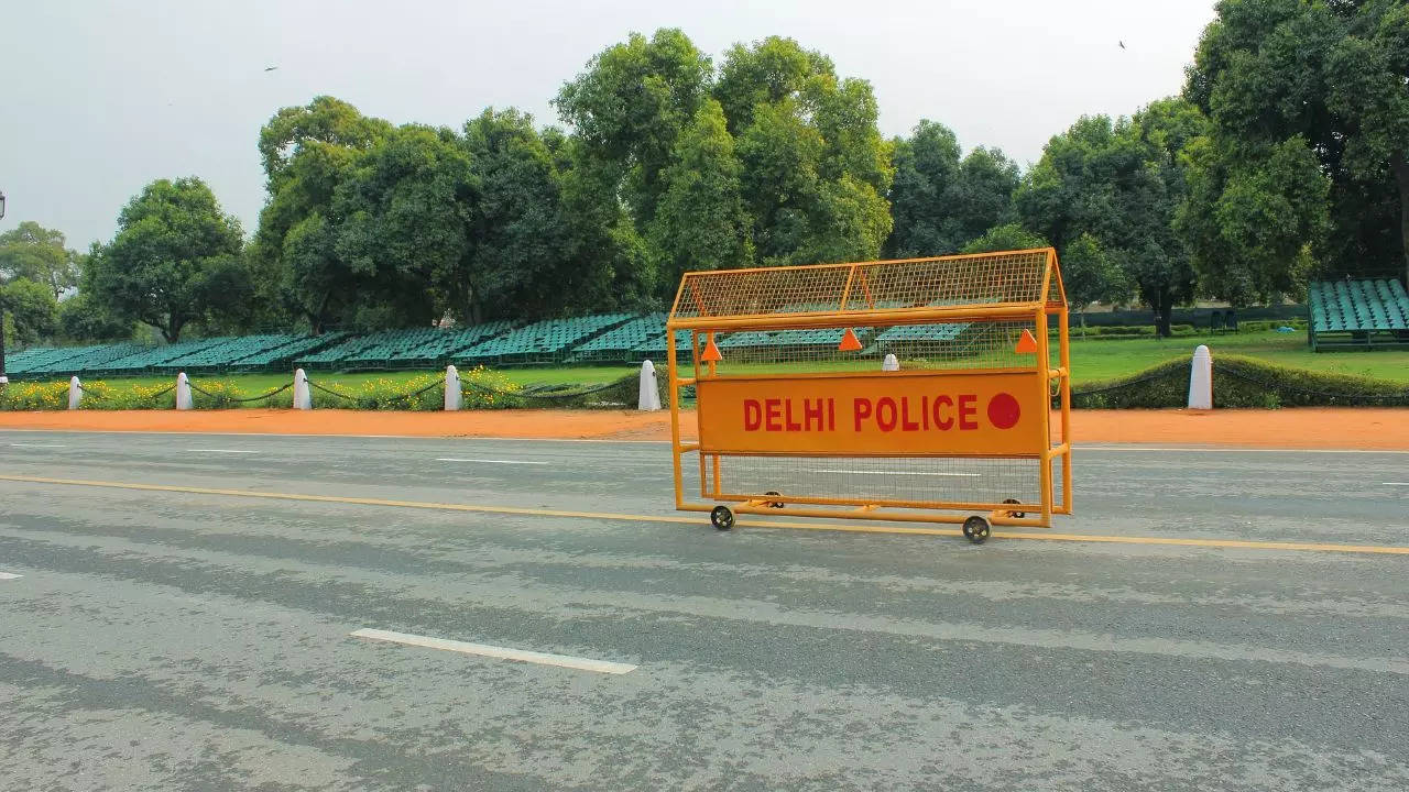 In view of full-dress rehearsals for the G20 Summit, the Delhi Traffic Police will be controlling traffic on many roads.