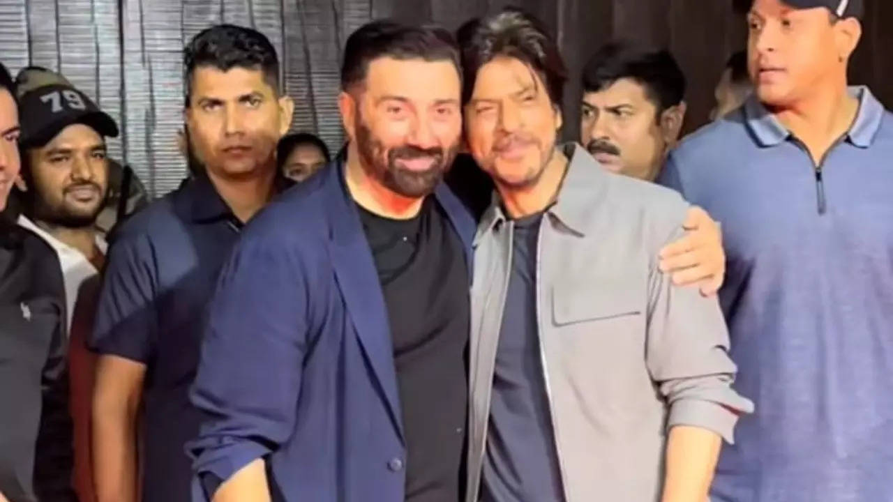 Shah Rukh Khan and Sunny Deol at Gadar 2 success bash