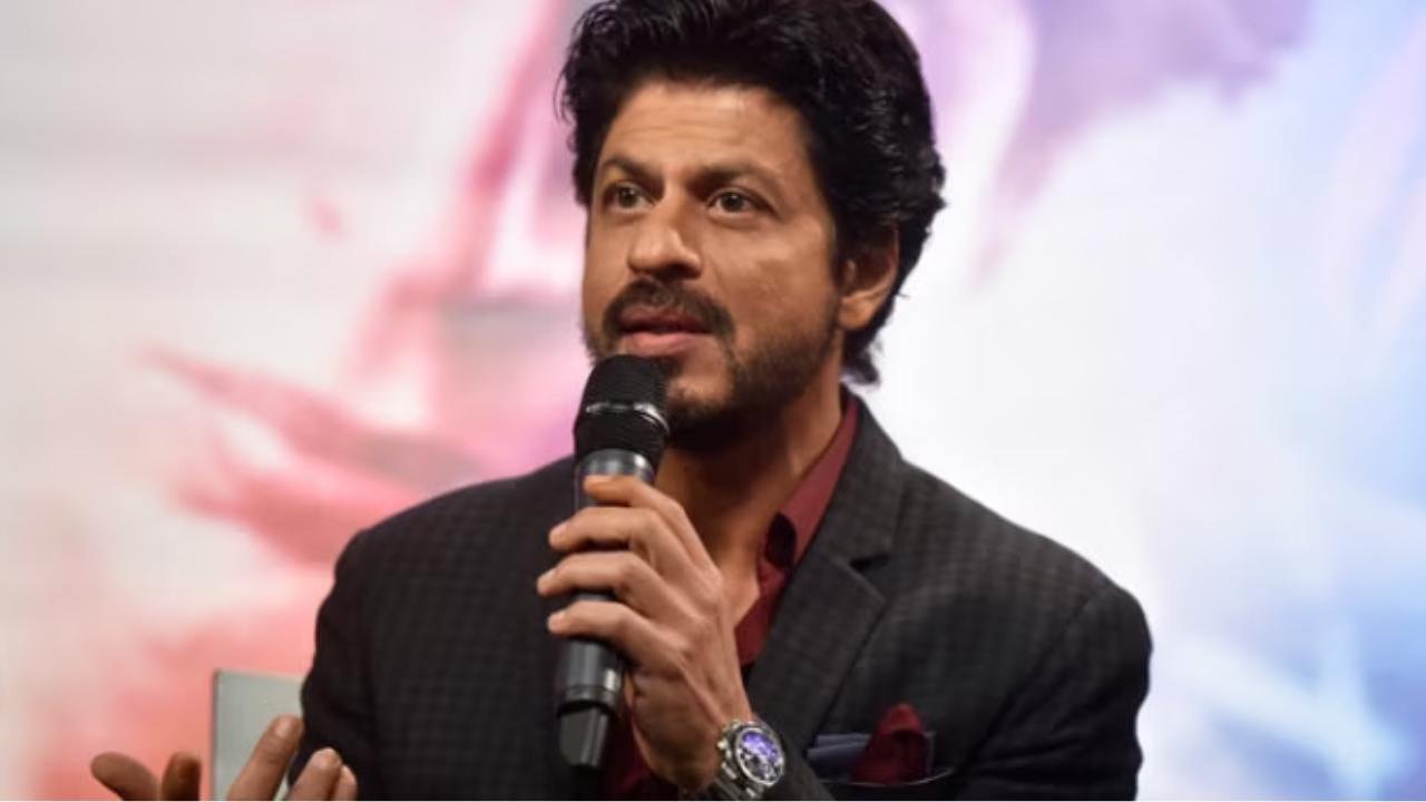 Shah Rukh Khan SLAMS Troll Who Mocked Jawan's Advance Booking Numbers