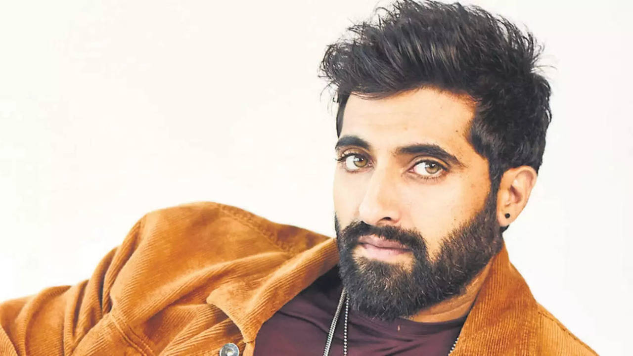 Akshay Oberoi And Ashnoor Kaur To Star In Romantic Drama Tu Chahiye