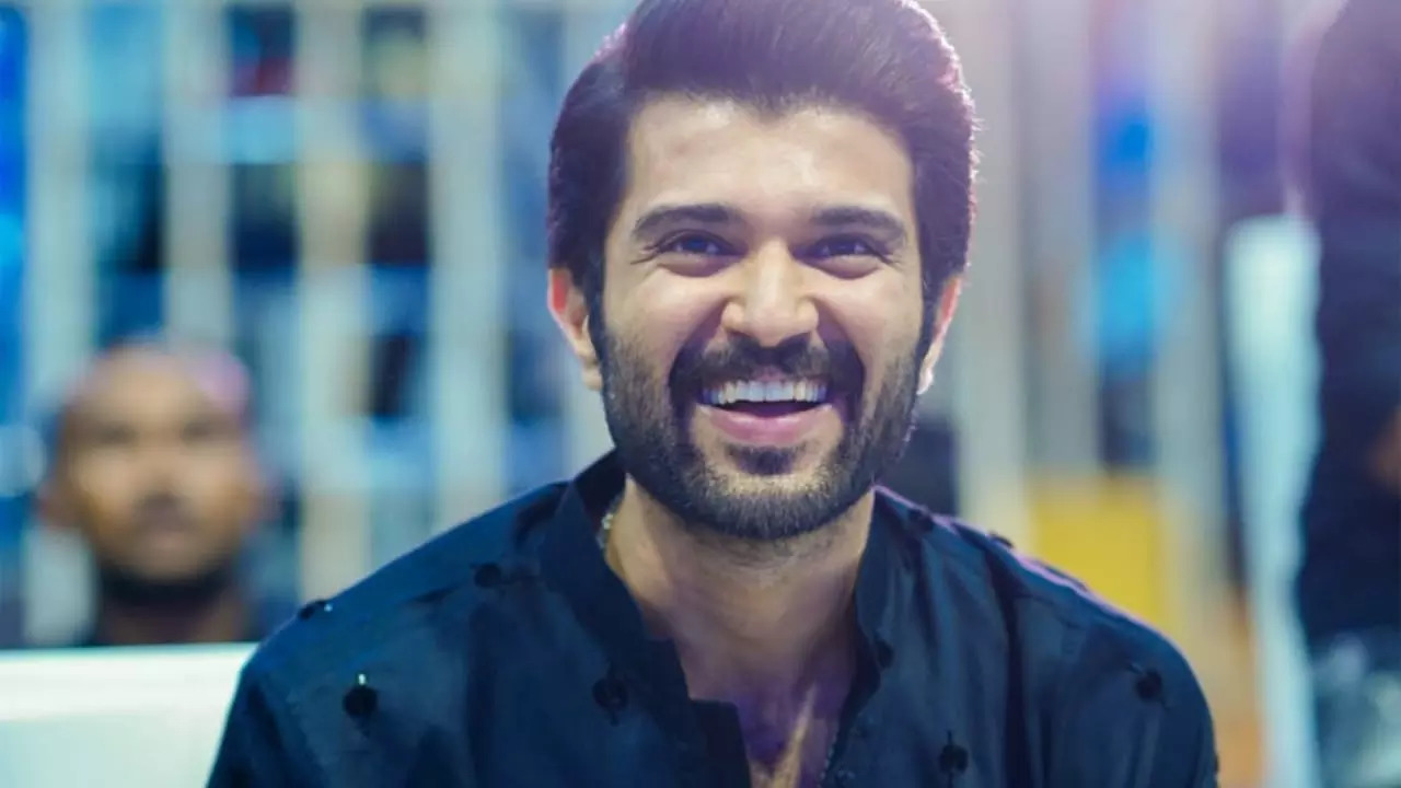 Kushi Success Celebration: Vijay Deverakonda Pledges Rs 1 Crore To Charity For 'Devera' Family