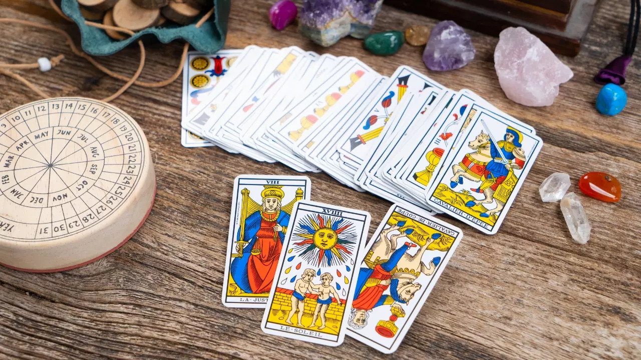 Tarot card reading