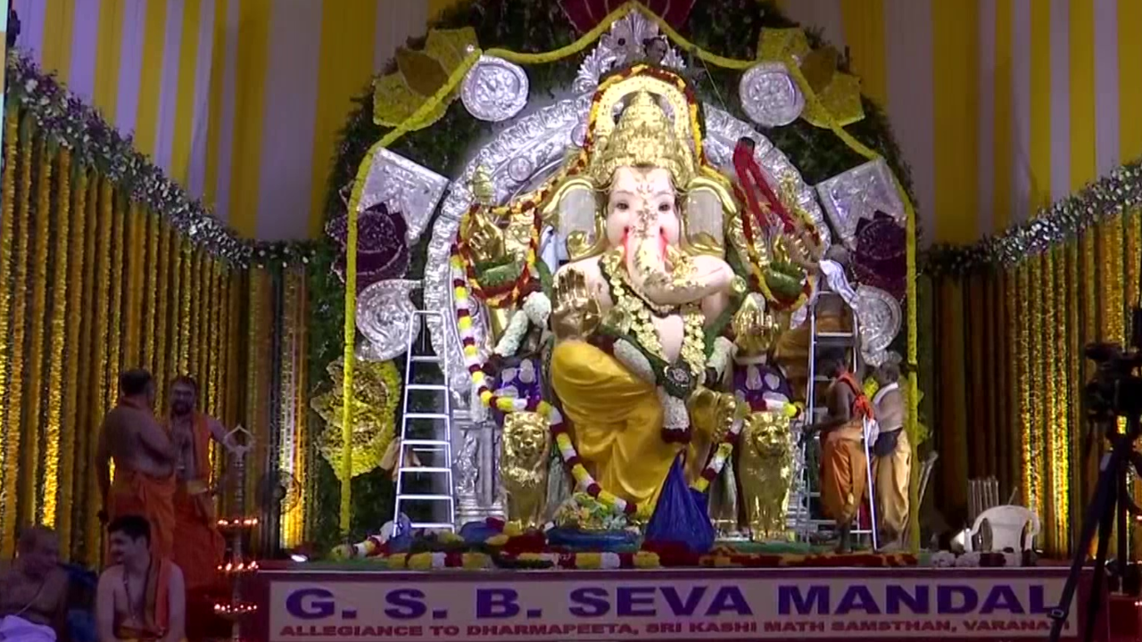 Lord Ganesh idol adorned with 66 kg of Gold & 295 kg of Silver in Mumbai's GSB Seva Mandal