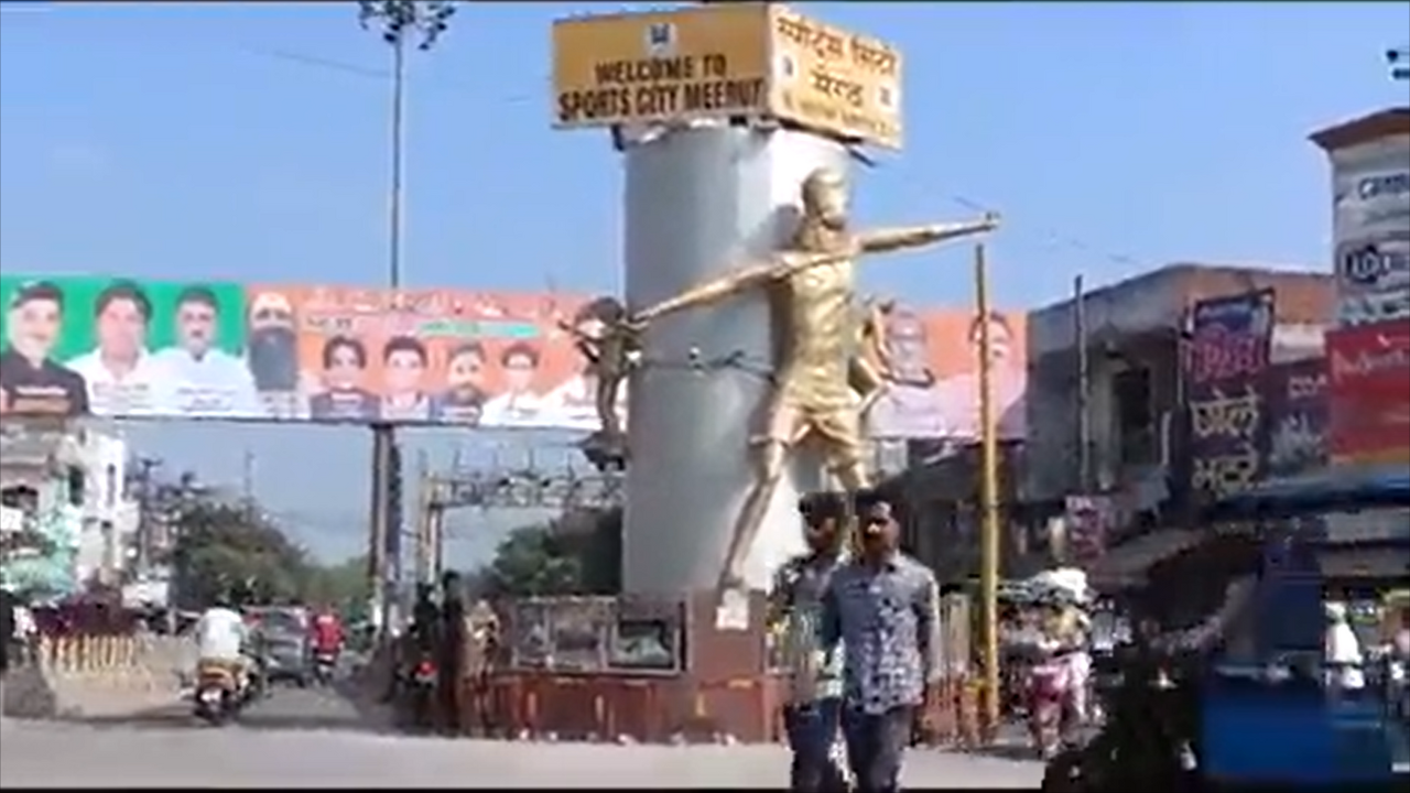 Neeraj Chopra statue