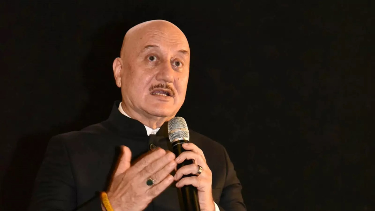 Anupam Kher Wants Neeraj Pandey To Make Special 26 Sequel, BUT...