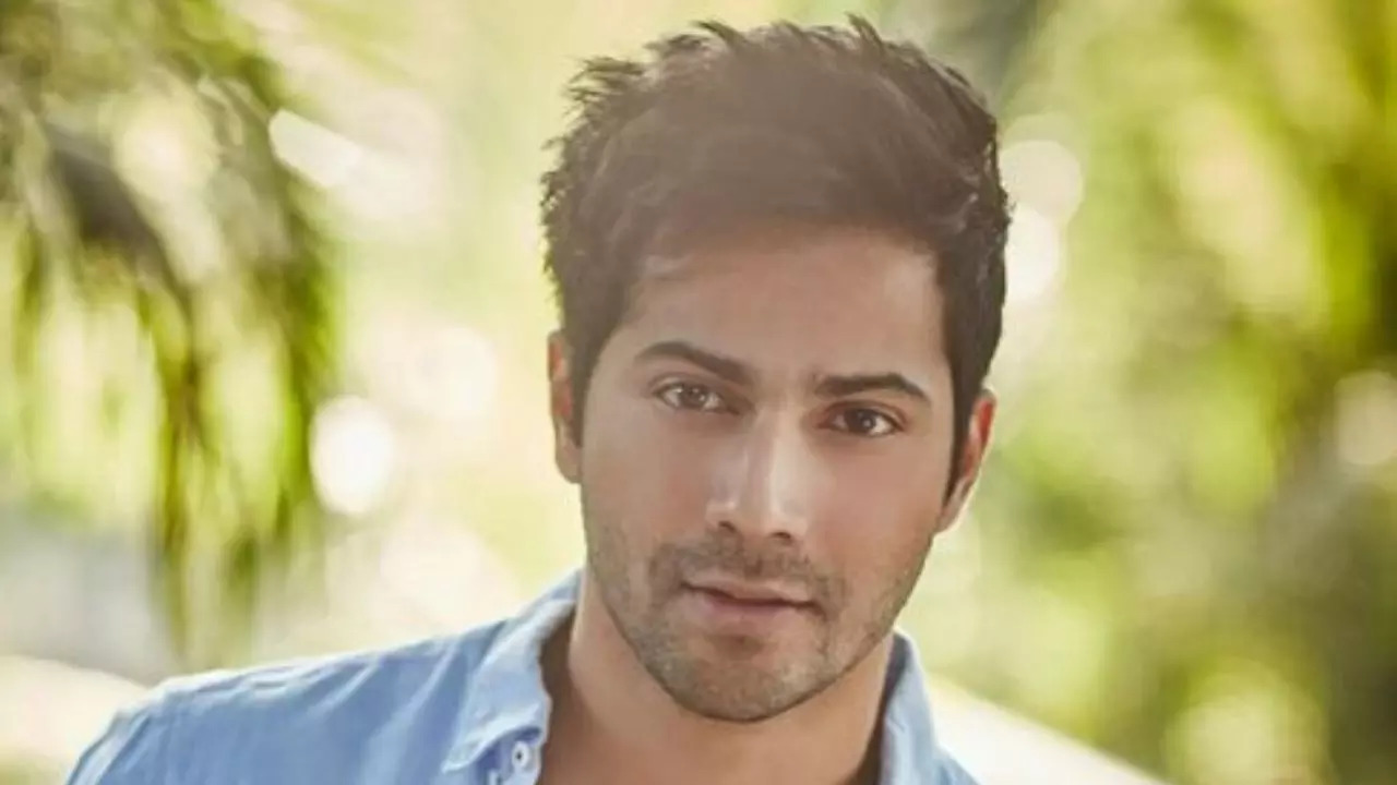 Varun Dhawan Injures His Leg While Shooting For Atlee's VD18. Actor Tries Ice Treatment For Pain Relief