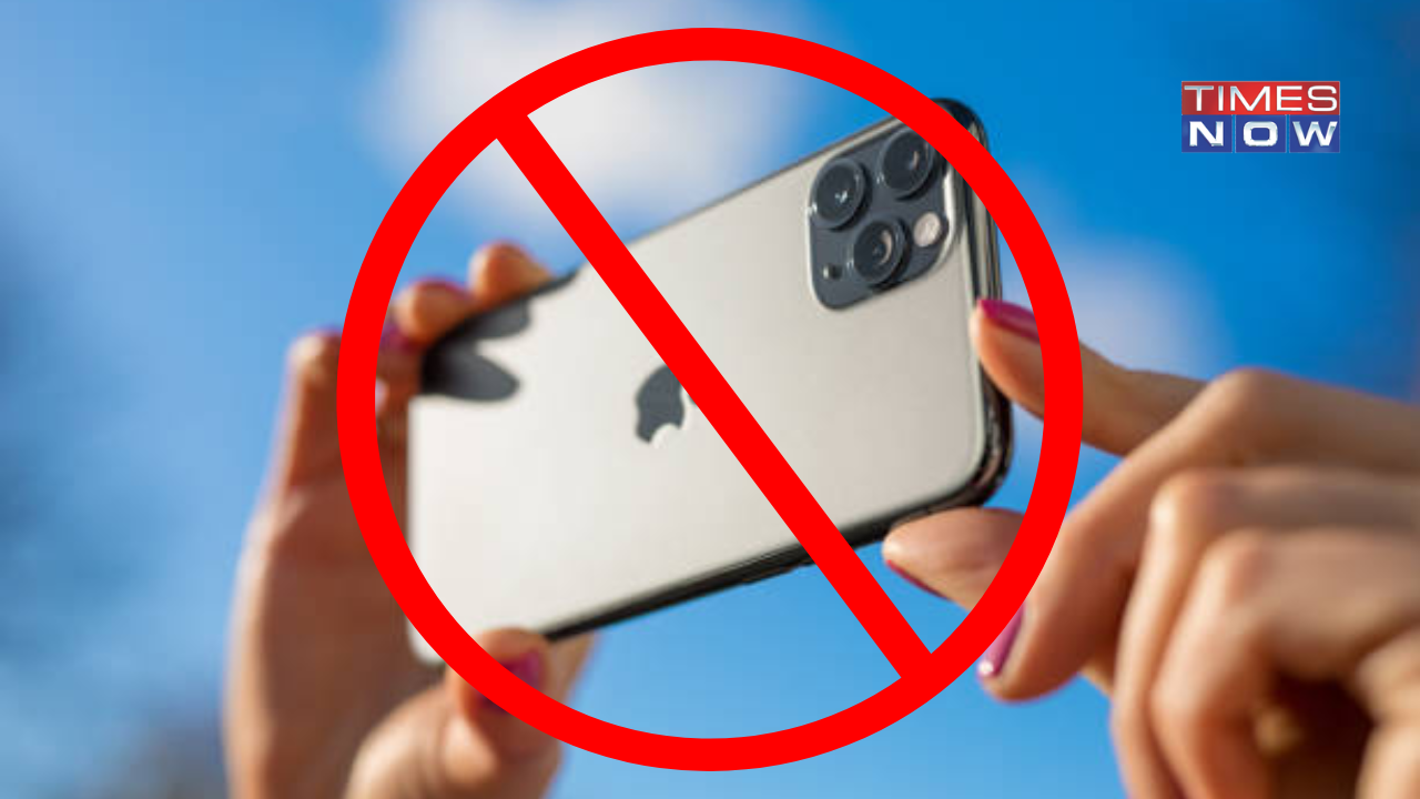 ​Russia Bans Use of iPhone for 'Work Purposes' Amid US Spying Fears: Report ​