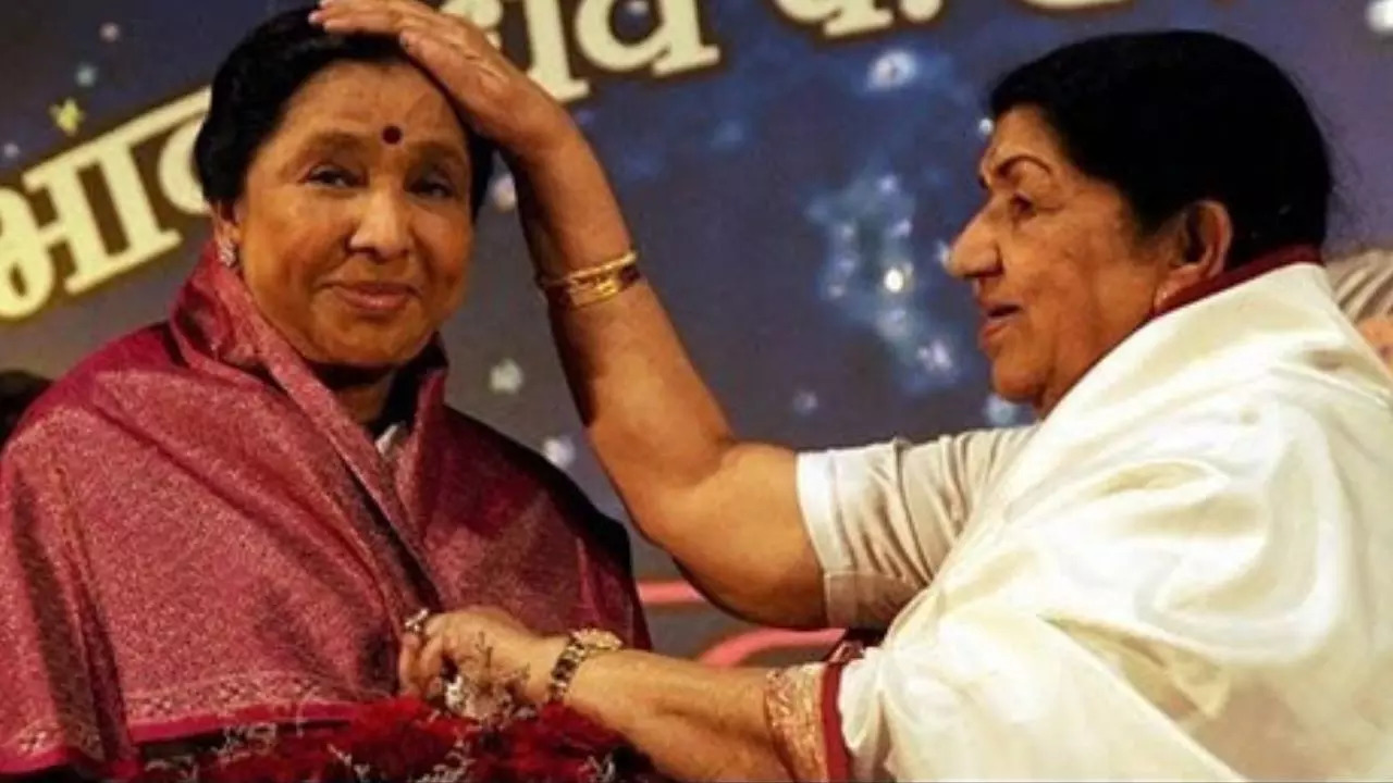 When Asha Bhosle Had Opened Up About 'Sibling Rivalry' With Elder Sister Lata Mangeshkar