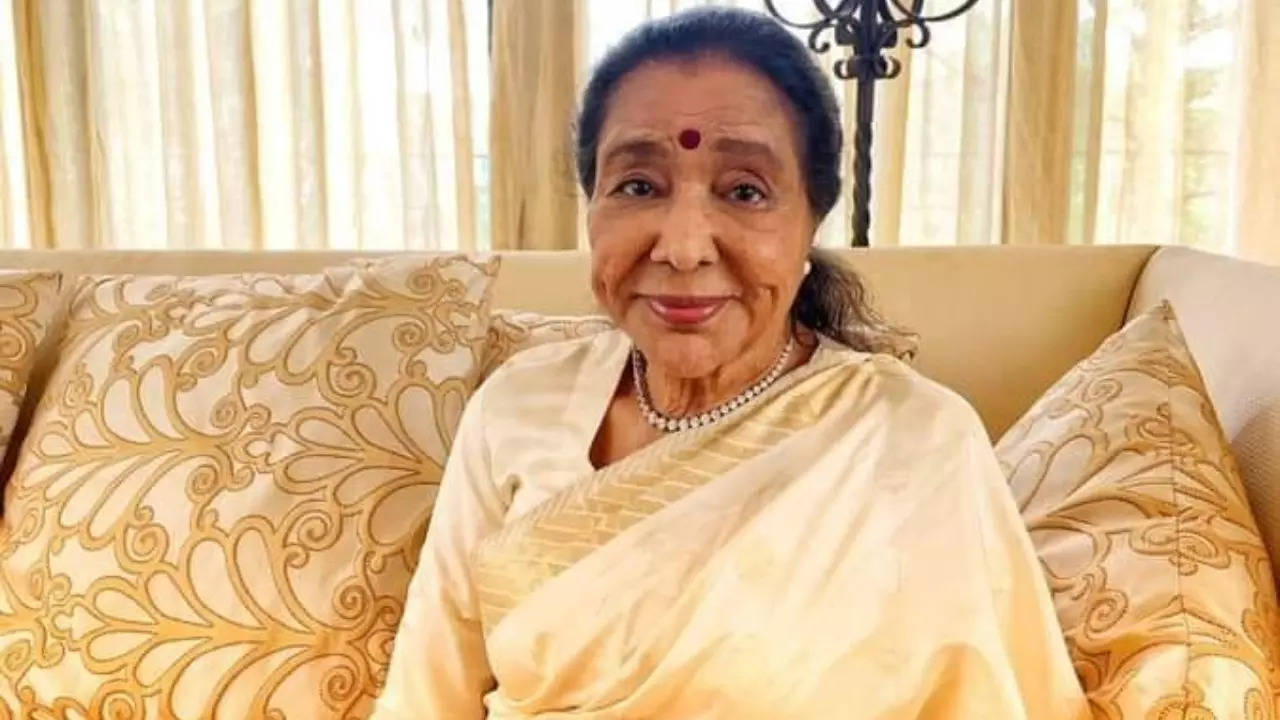 Asha Bhosle Turns 90