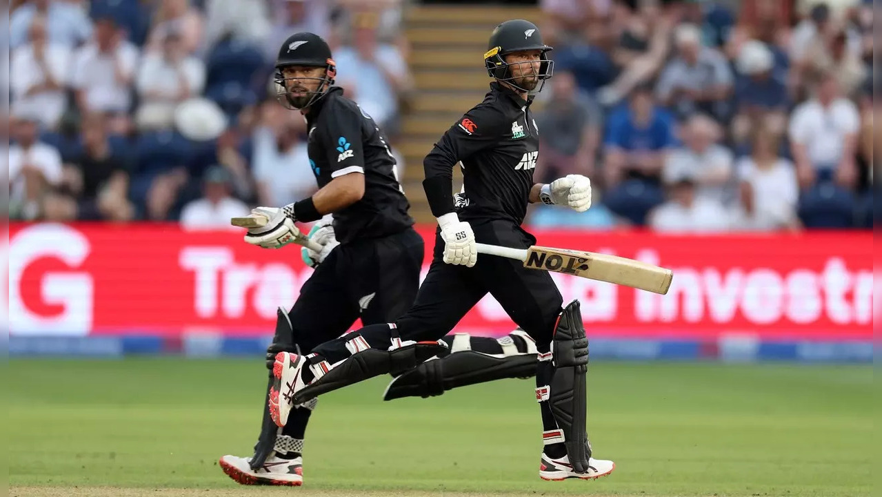 New Zealand beat England in 1st ODI.