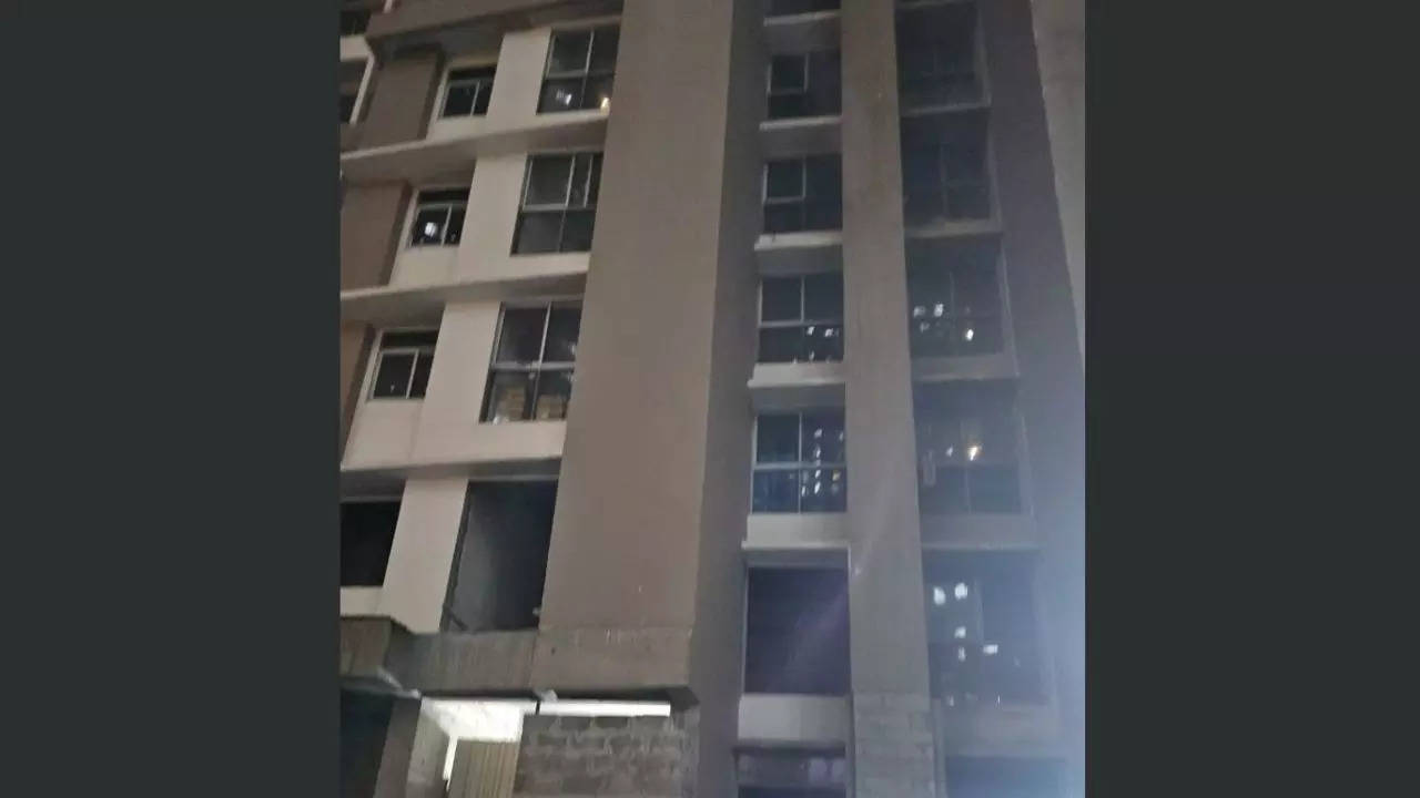 7 Killed After Lift Of Thane Building Collapsed | Mumbai News, Times Now