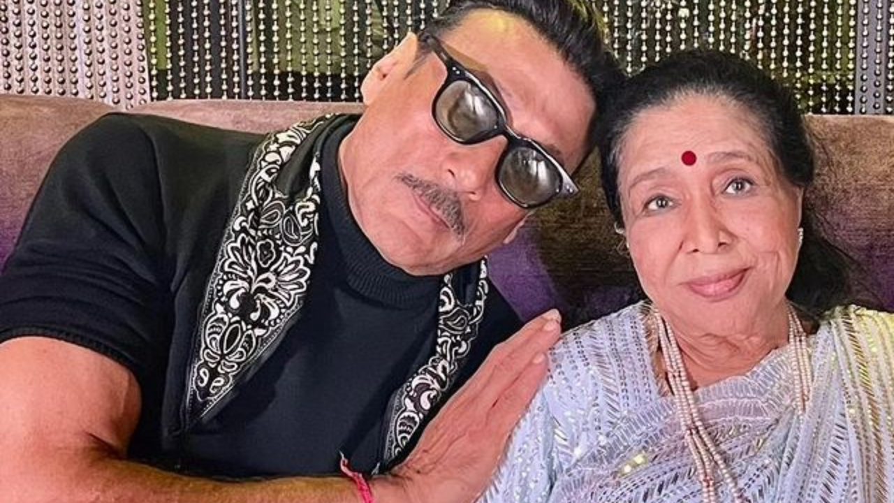 Jackie Shroff Feels Blessed To Witness Asha Bhosle's Live Concert In Dubai