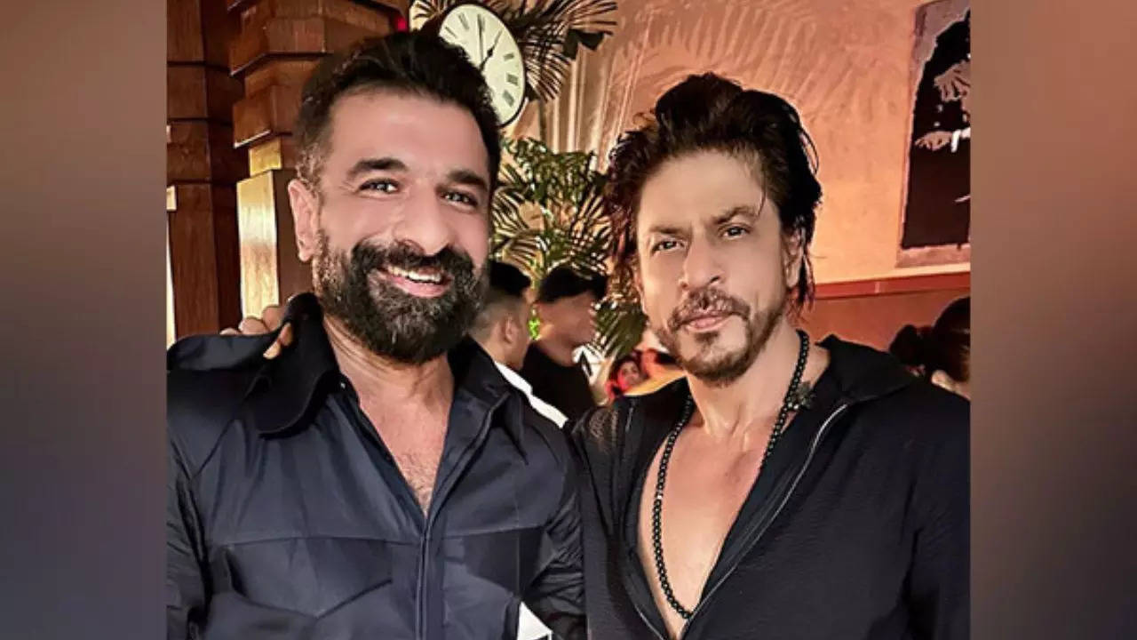 Jawan Actor Eijaz Khan HAILS Shah Rukh Khan. Says His HUGS Are Warmest (ANI)