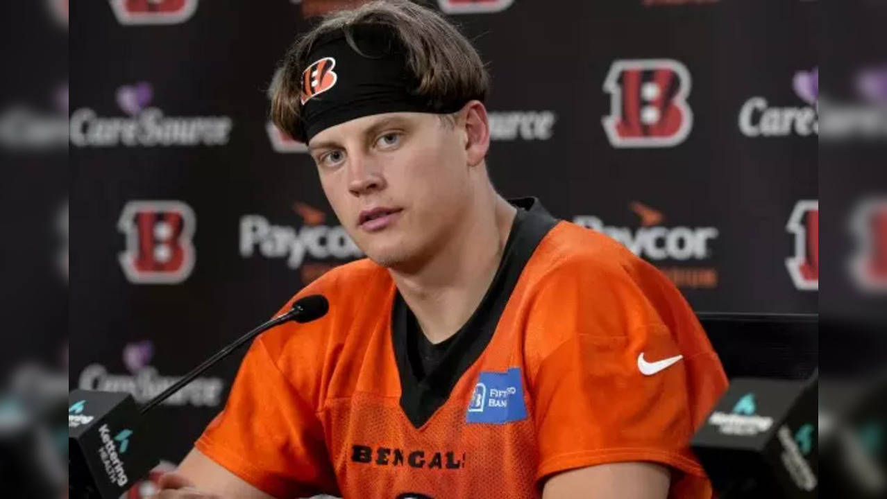 NFL World Reacts To The Concerning Joe Burrow News