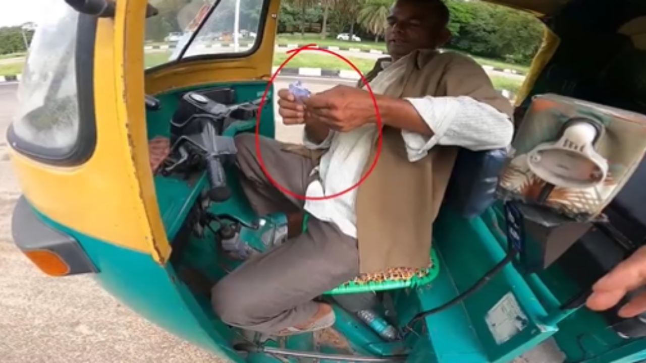 Bengaluru Auto Driver Caught on Camera Cheating Bangladeshi Vlogger