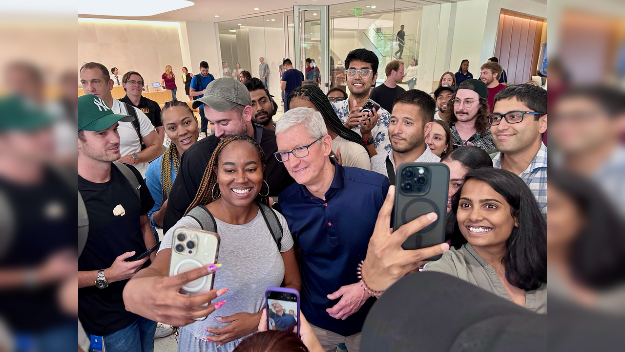 iphone, iphone 15 launch, iphone 15 launch date delhi, iphone 15 price, iphone 15 pro, iphone 15 price in india, iphone 15 pro max, tim cook age, tim cook salary, tim cook net worth, tim cook education