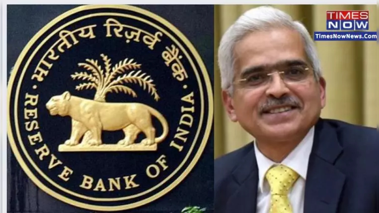 ​Why RBI's latest order to banks is a BIG WIN for consumers - EXPLAINED in 10 point. (Pic: Twitter - RBI, Shaktikanta Das)