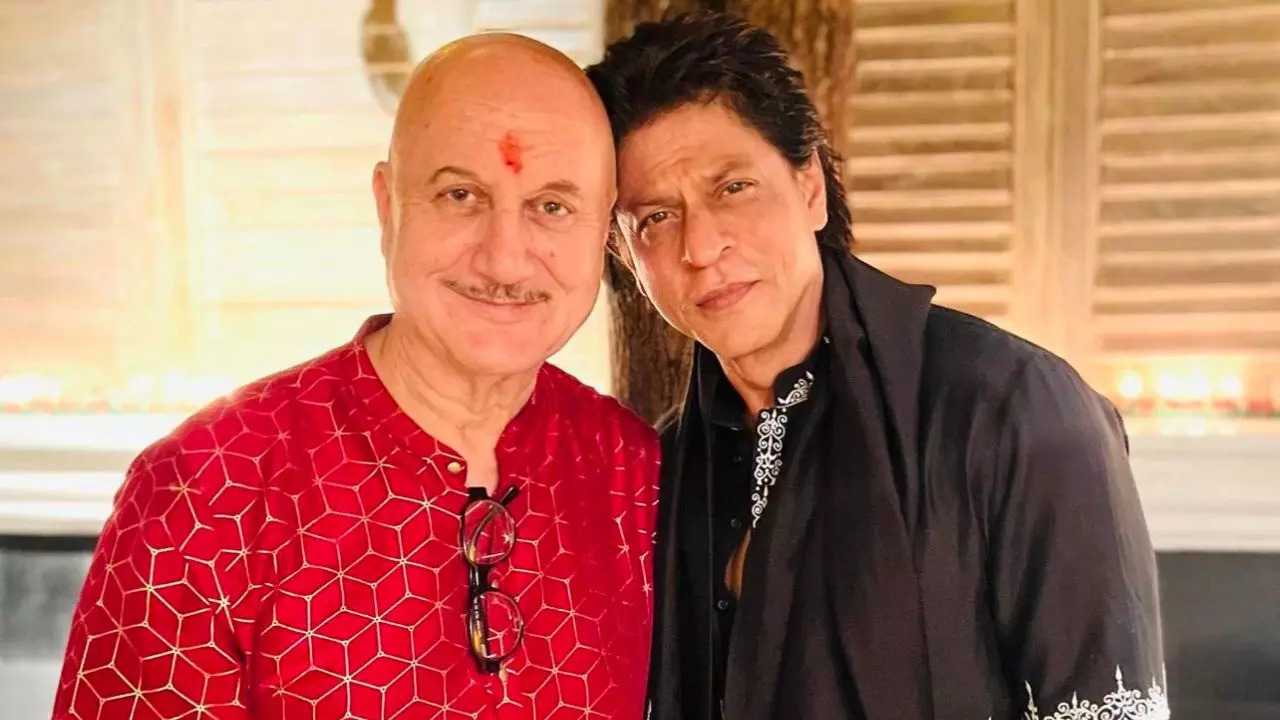 Aapne Seeti Maar Di...! Shah Rukh Khan Thanks Anupam Kher, Varun Dhawan, Sonu Sood And Other Celebs For Praising Jawan