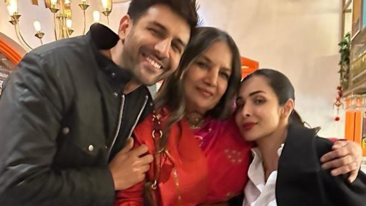 Shabana Azmi Reminisces 'Fun Evening' With Kartik Aaryan, Malaika Arora