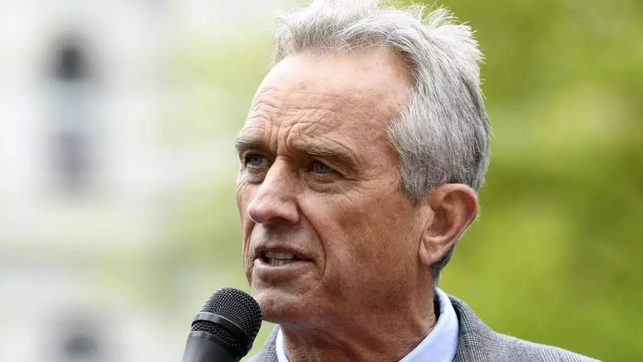robert f kennedy jr, son of former attorney general rfk, might have faced an assassination threat on friday. an armed man carrying firearms was arrested during his california event, authorities said