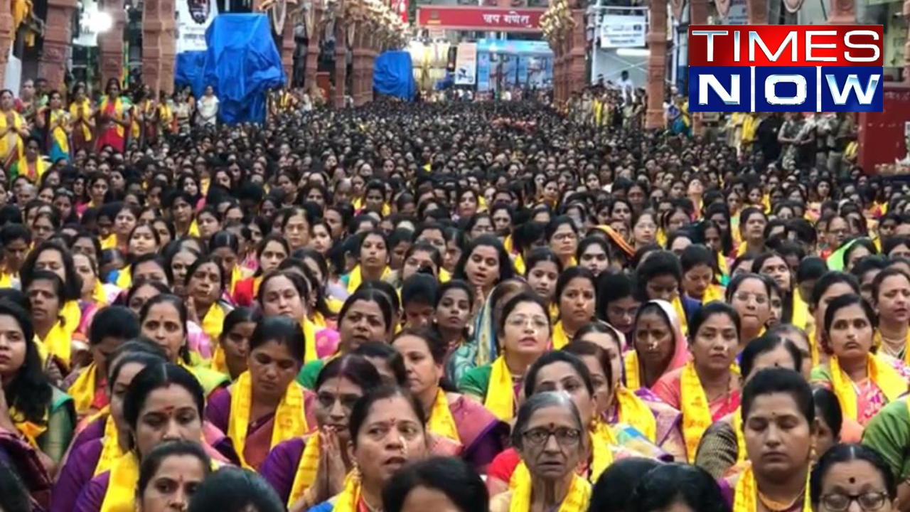 Watch|31,000 women chanting sacred Atharvashirsha at Dagdusheth Ganapati pandal in Pune