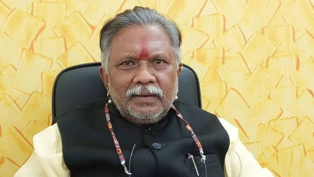 Naxalists threat to Minister Dharmarao Baba Atram