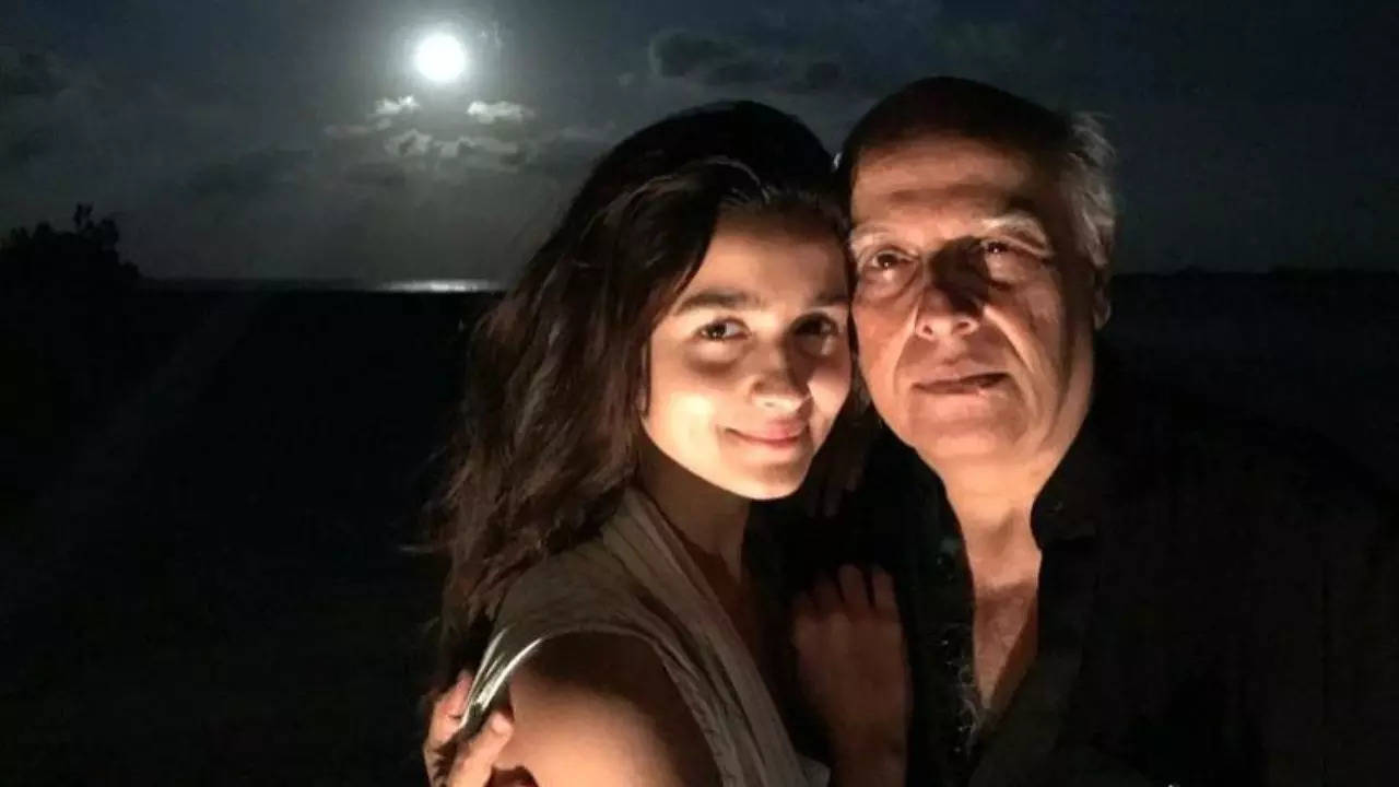 Alia pens sweet birthday post for dad Mahesh