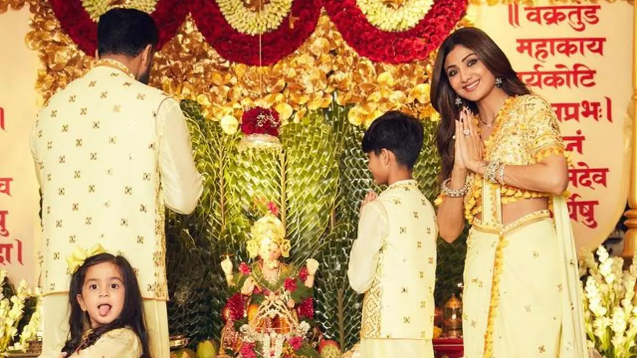 Shilpa Shetty And Masked Raj Kundra Dance Their Heart Out On Dhol Beats During Ganesh Visarjan. WATCH