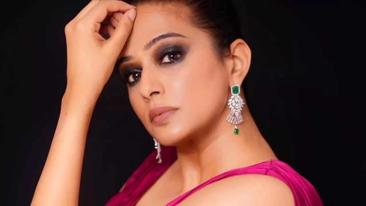 Priyamani hits back at trolls calling her 'Aunty'