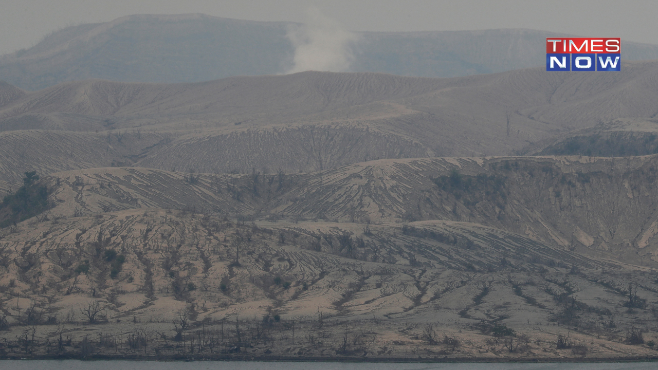 Schools Closed in Philippines As Volcano Taal Spews Toxic Gases, Advisory Issued