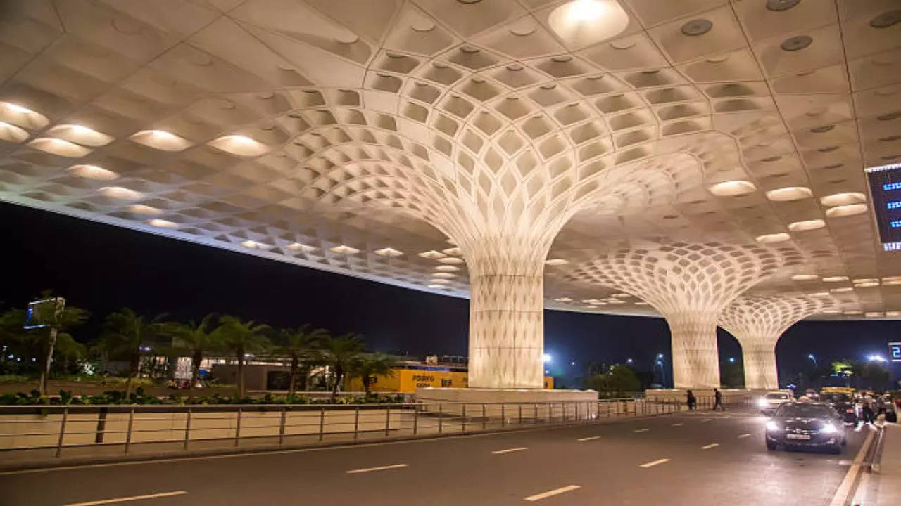 Mumbai Airport Runway to Remain Shut on Oct 17 | Reason, Timings, and More