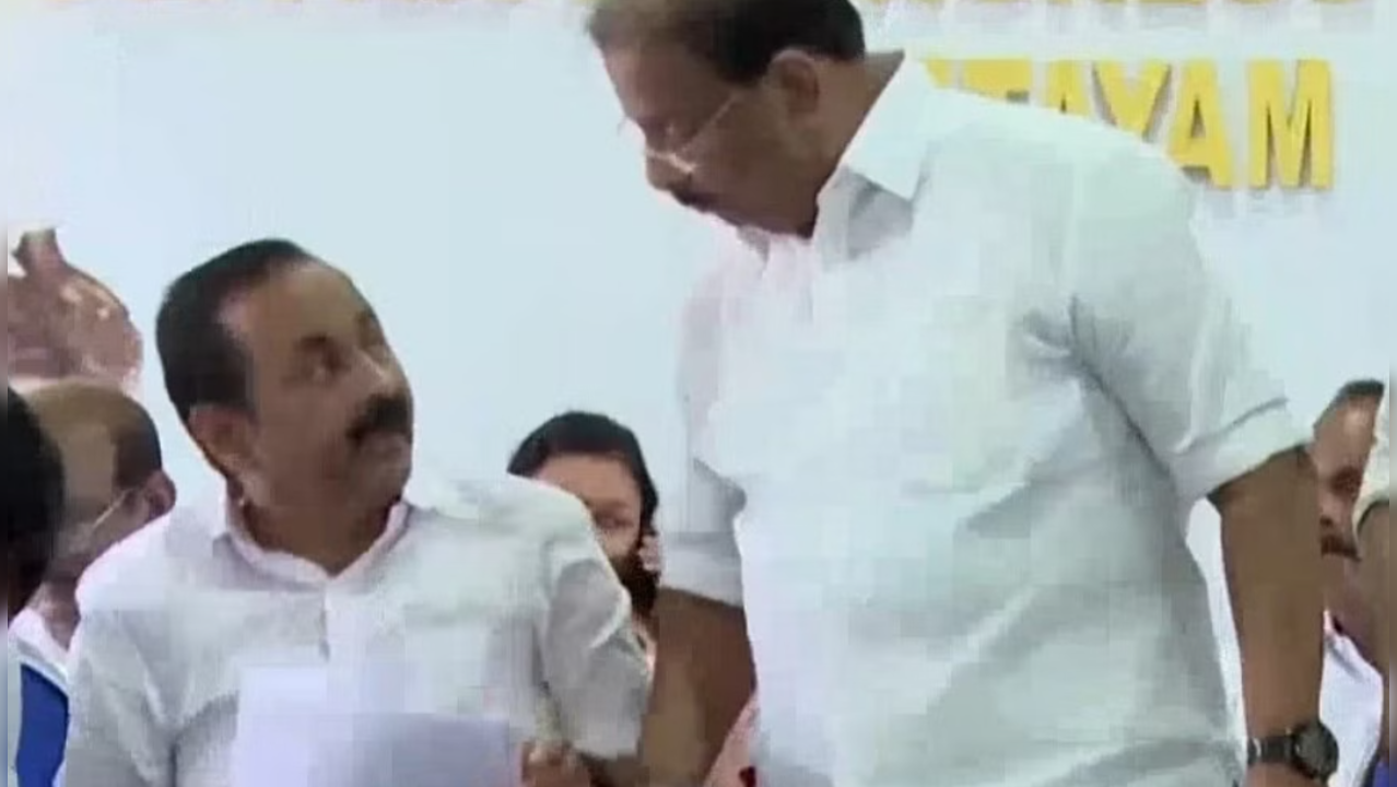 Argument between senior Cong leaders at press meet in Kerala goes viral