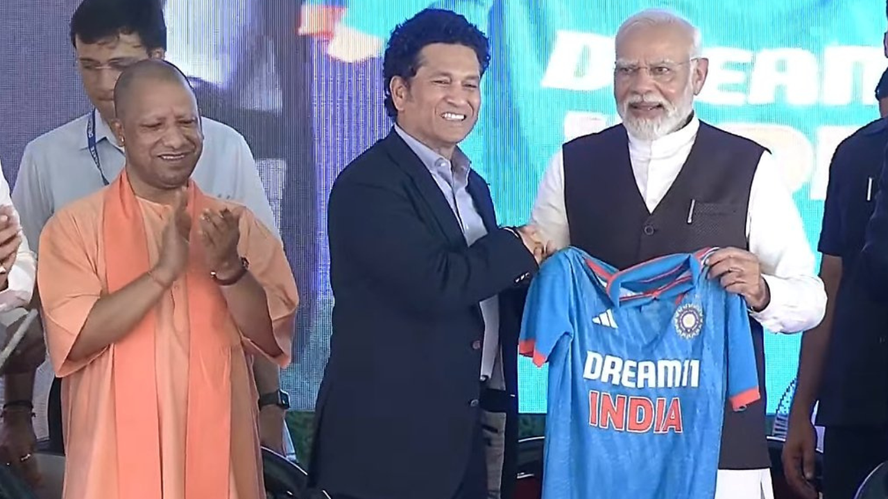 sachin tendulkar and narendra modi