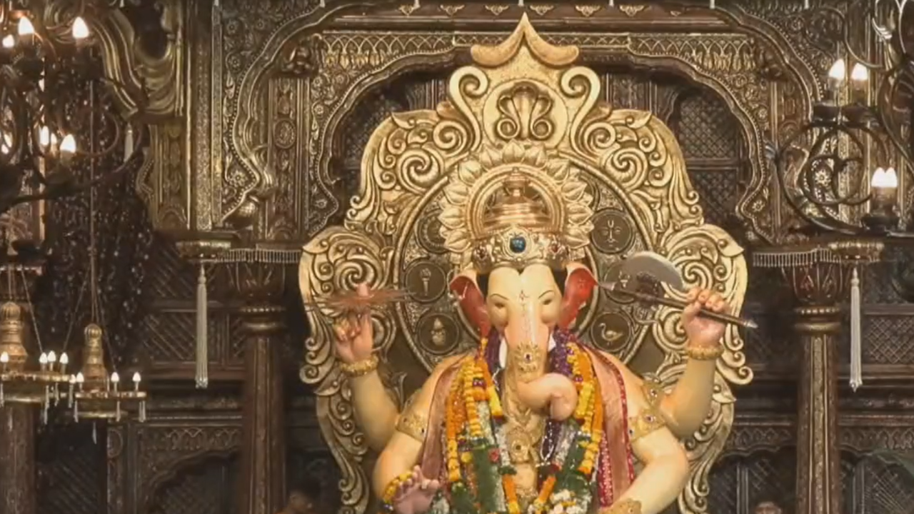 Lalbaugcha Raja: ‘Bhed Bhav’ Between Common Man And Celebs At ...