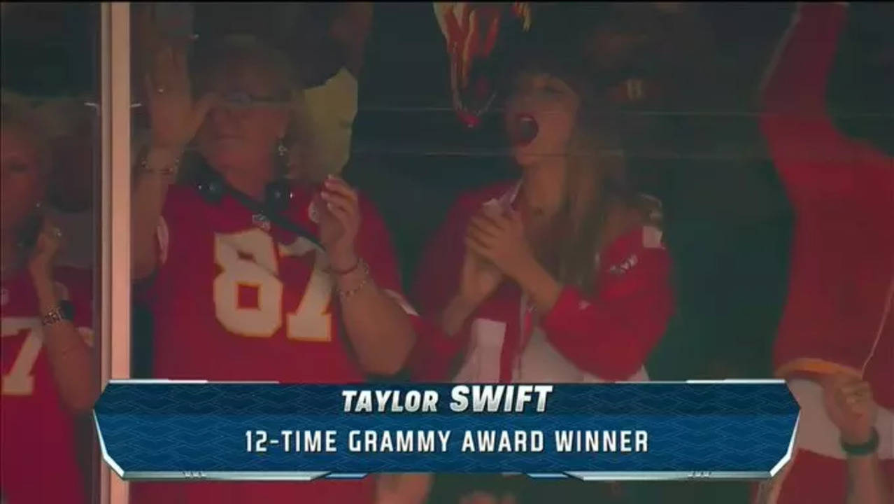 Taylor Swift Attends Chiefs Game Amid Travis Kelce Dating Rumors