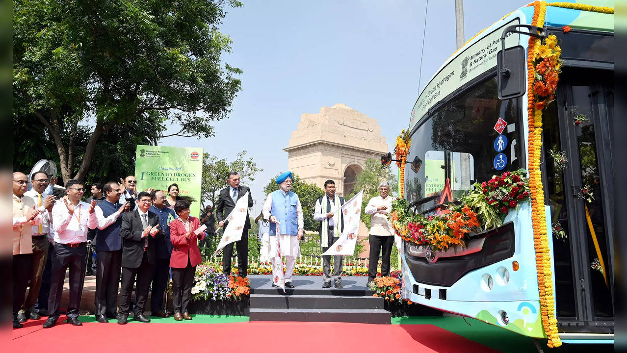 Tata Motors delivers first-of-its-kind Hydrogen Fuel Cell powered buses to Indian Oil