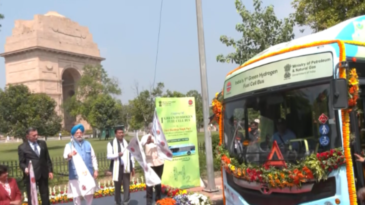 Delhi gets its first green hydrogen buses