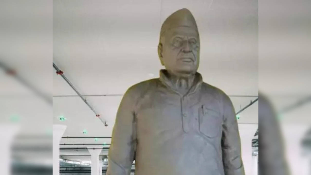 Statue of Mulayam Singh Yadav