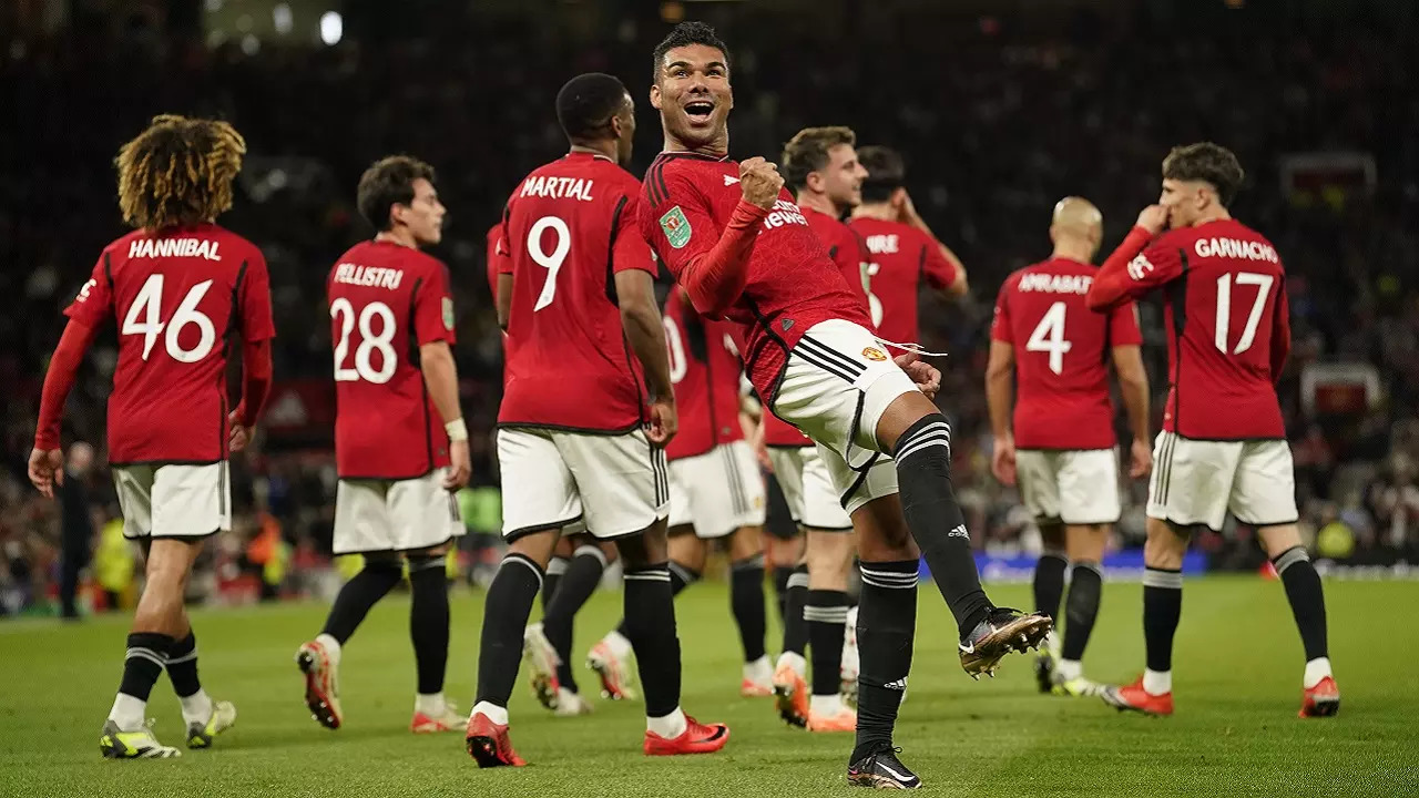 Manchester United beat Crystal Palace in League Cup