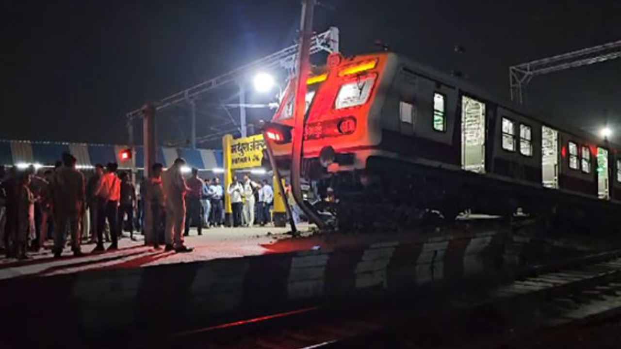 train climbs mathura railway station platform