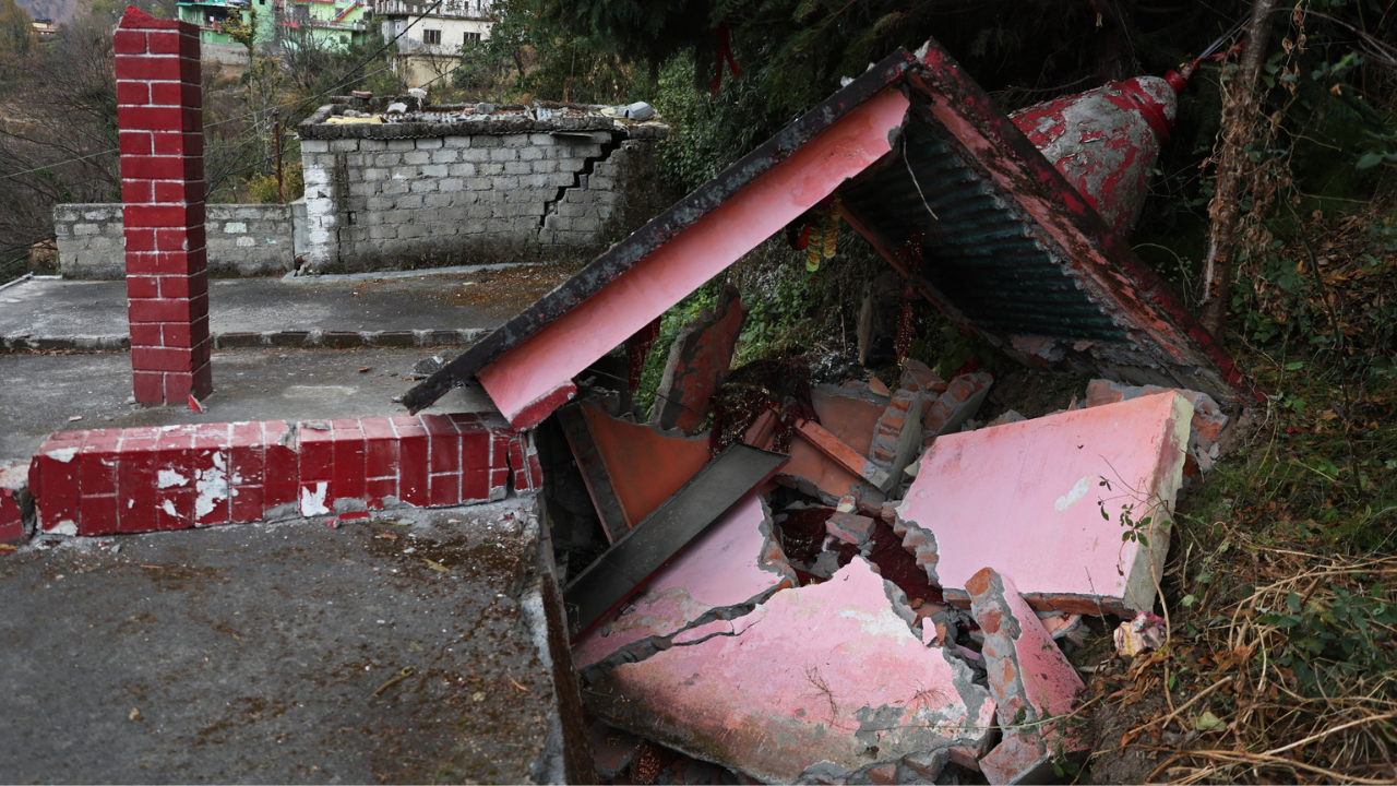 joshimath houses damaged