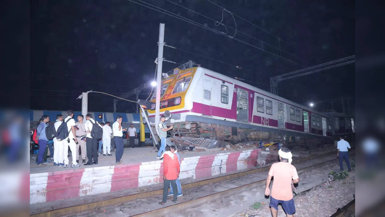 Train Climbs On Top Of Platform at Mathura Railway Station, Shocking ...