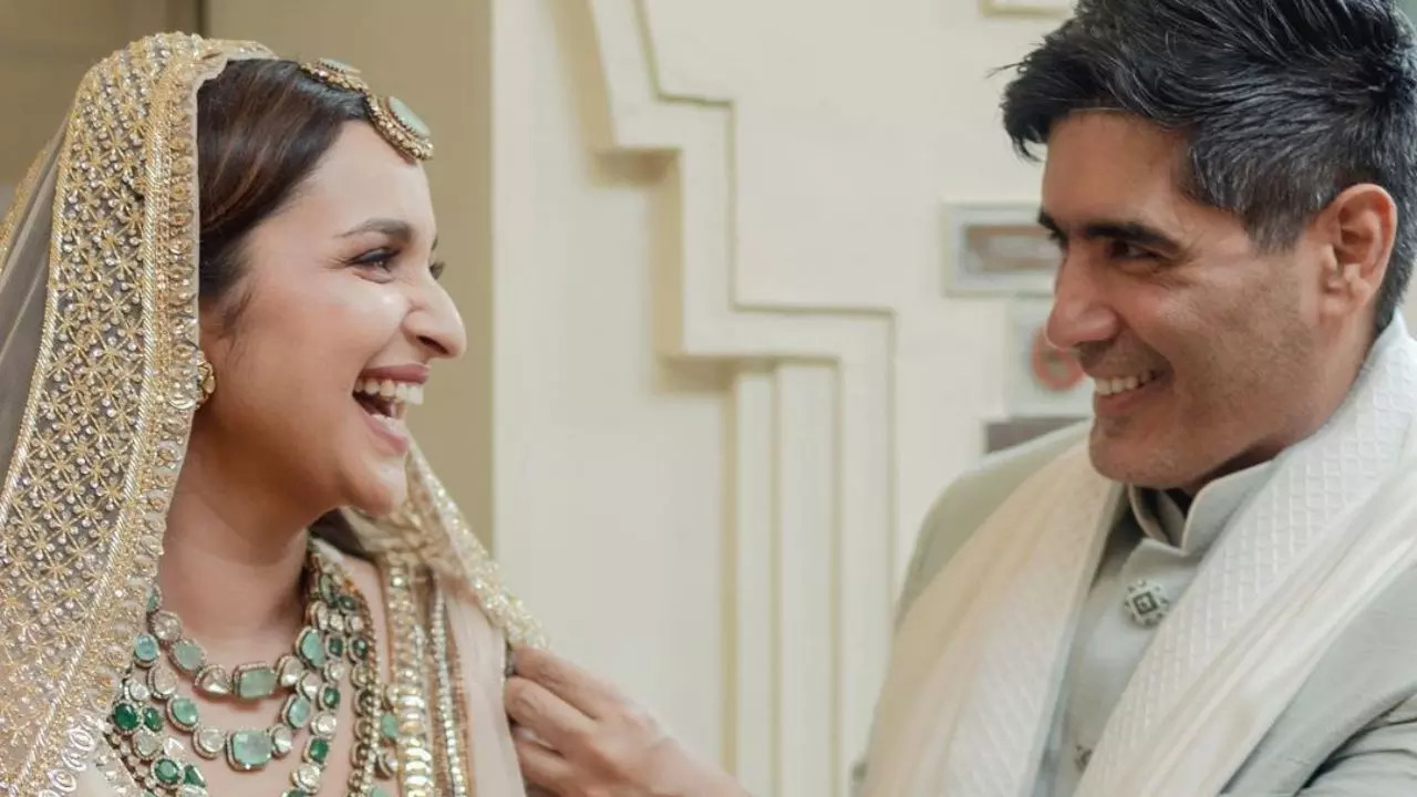 Manish Malhotra reveals interesting deets about Parineeti's wedding lehenga