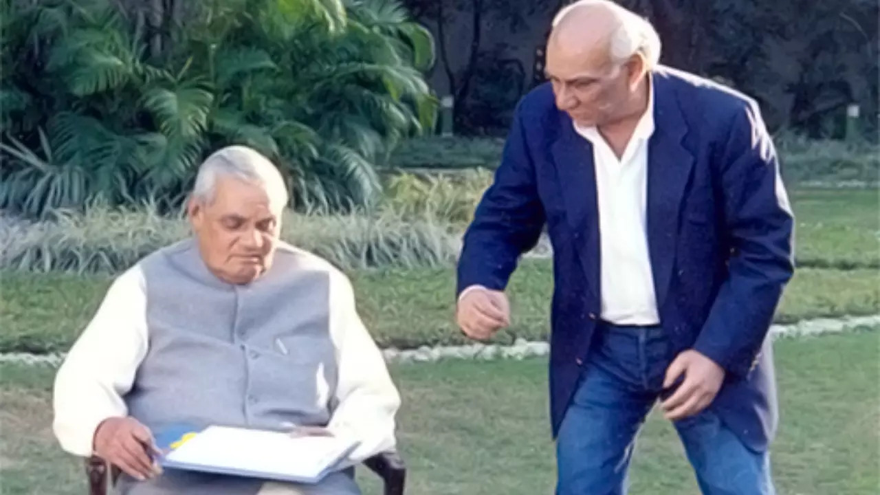 When Yash Chopra Directed Prime Minister Atal Bihari Vajpayee For A Music Video