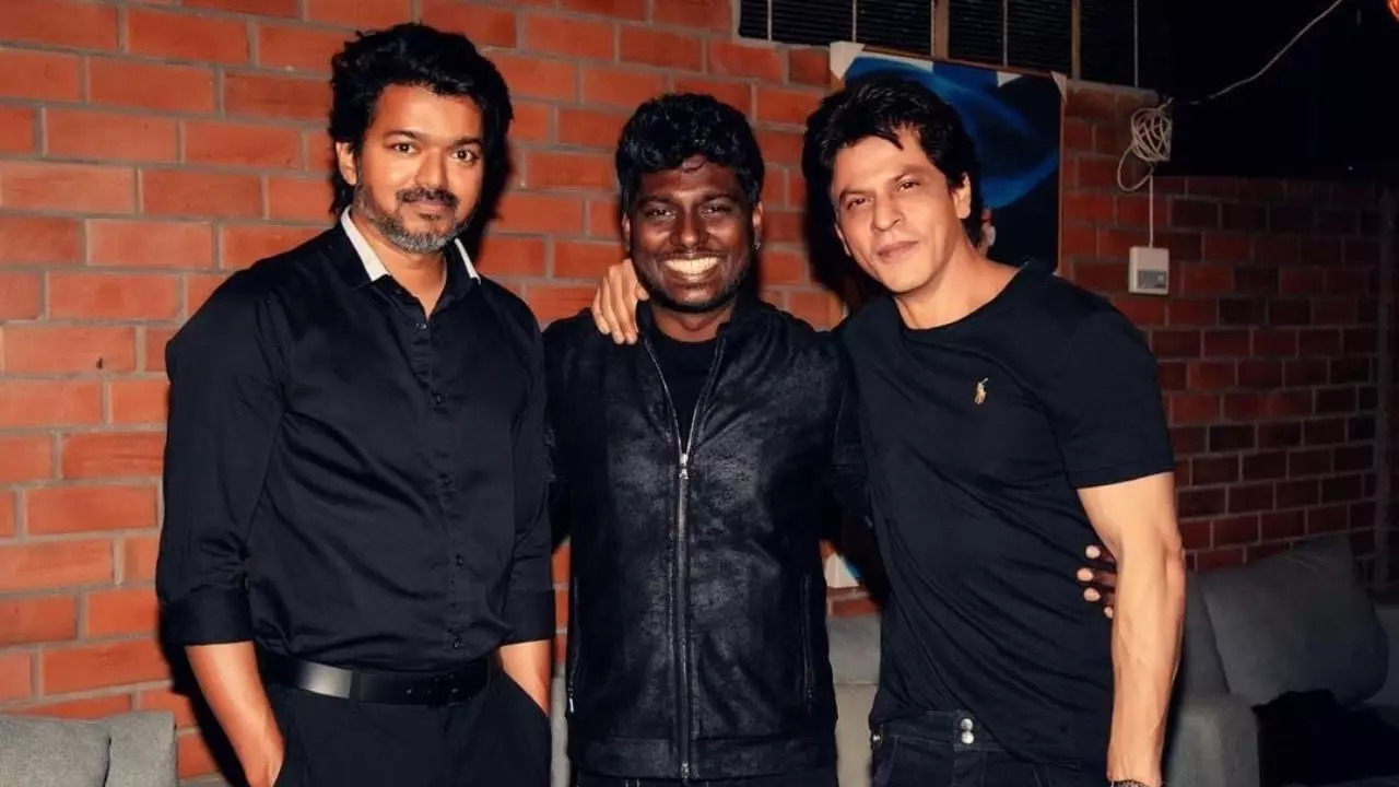 Thalapathy Vijay Congratulates Shah Rukh Khan On The Success Of Jawan